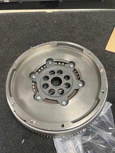 Dual mass flywheel evoque - dual,